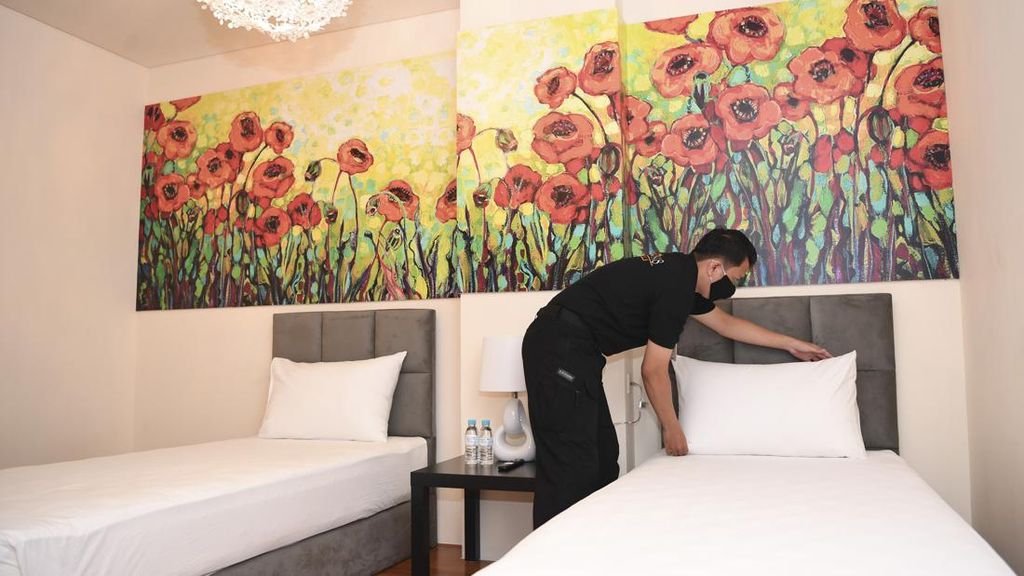 Perlukah Tamu Beri Uang Tip untuk Pegawai Hotel?