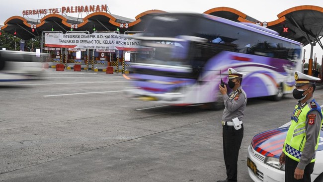 FOTO: Transaksi di GT Palimanan Ditiadakan Antisipasi Lonjakan Pemudik