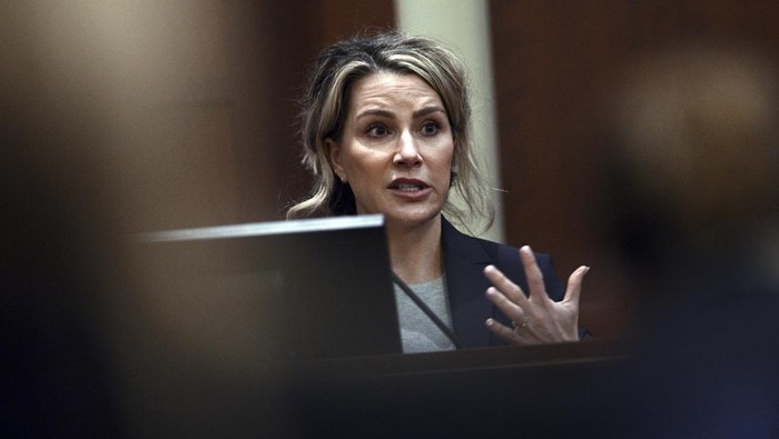 Clinical and forensic psychologist Dr. Shannon Curry, testifies in the courtroom at the Fairfax County Circuit Court in Fairfax, Va., Tuesday, April 26, 2022. Actor Johnny Depp sued his ex-wife actress Amber Heard for libel in Fairfax County Circuit Court after she wrote an op-ed piece in The Washington Post in 2018 referring to herself as a 