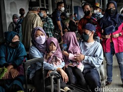 Syarat PCR-Antigen Dihapus, Warga 18+ Naik Transportasi Umum Wajib Booster