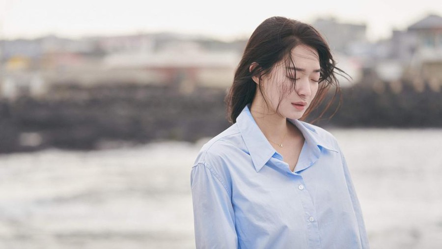 Shin Min Ah di Drama Korea Our Blues