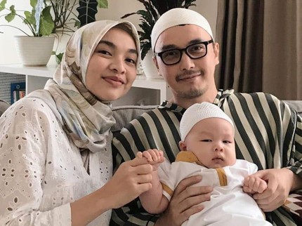 7 Potret Keluarga Kecil Tika Bravani dan Dimas Aditya, Harmonis dan Jauh dari Gosip Bun