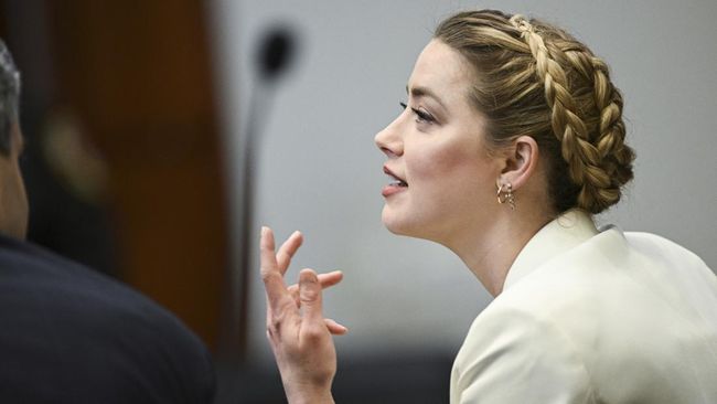 Amber Heard disebut menderita gangguan kepribadian histrionik dan gangguan kepribadian ambang.