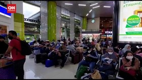 VIDEO: Pantauan Kepadatan Pemudik di Stasiun Gambir H-5 Lebaran