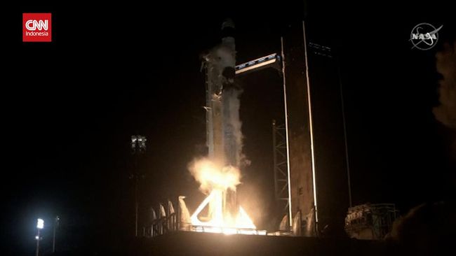 SpaceX Sends Four Astronauts to ISS