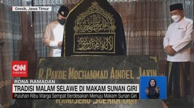 VIDEO: Tradisi Malam Selawe di Makam Sunan Giri Dan Makam Sunan Ampel