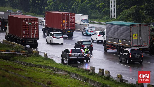 Pengalihan kendaraan logistik ke Pelabuhan Indah Kiat untuk mengurai kemacetan. Dari Pelabuhan Indah Kiat mobil akan diseberangkan ke Bakauheni.