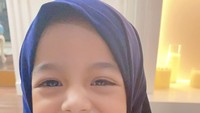 <p>Kini, Eijaz juga mulai belajar pakai hijab. Hal tersebut terlihat dari postingan di akun Instagramnya. (Foto: Instagram @queeneijazslofareal)<br /><br /><br /></p>