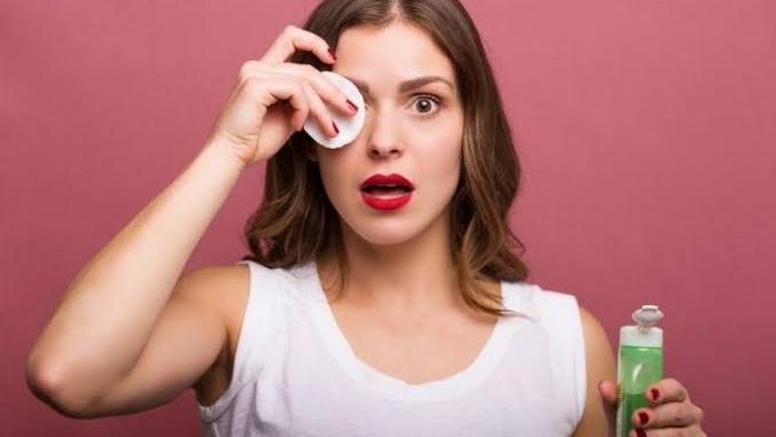 Kesalahan Dalam Menggunakan Toner, Hati-Hati Bisa Bikin Wajah Bruntusan!