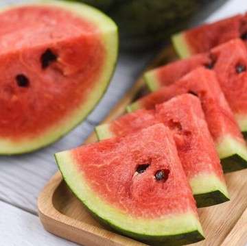 img-title Kaya Manfaat, Ini 5 Alasan Kenapa Kamu Harus Konsumsi Semangka, Salah Satunya Bisa Bantu Program Diet!