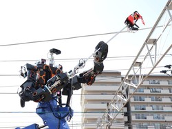 Ini Robot Humanoid Jepang untuk Perbaiki Kabel Kereta