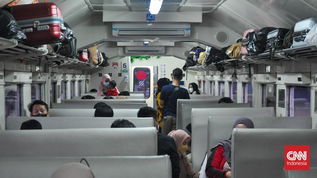 PT Kereta Api Indonesia (Persero) atau KAI mengumumkan syarat terbaru naik kereta api (KA) berlaku mulai 12 Juni 2023. Berikut syaratnya.