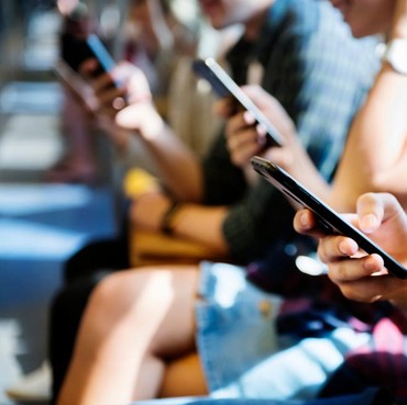 Waspada 'Popcorn Brain' karena Kebanyakan Scroll TikTok & Instagram