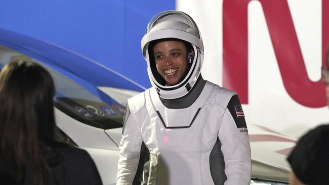 Jessica Watkins mencatatkan sejarah sebagai astronot wanita kulit hitam pertama yang mencapai Stasiun Ruang Angkasa Internasional (ISS).