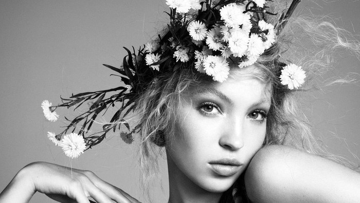 Lila Moss Tampil di Cover Vogue Inggris! Ini Curhatannya tentang Jadi Anak Supermodel Kate Moss Lila Moss Tampil di Cover Vogue Inggris! Ini Curhatannya tentang Jadi Anak Supermodel Kate Moss
