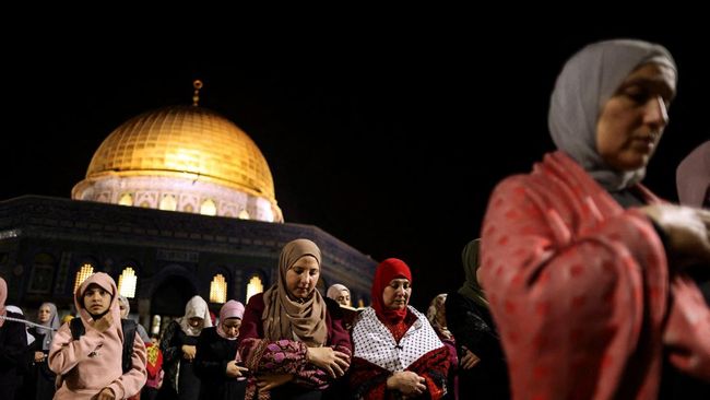 FOTO: Menjemput Malam Lailatul Qadar di Masjid Al Aqsa