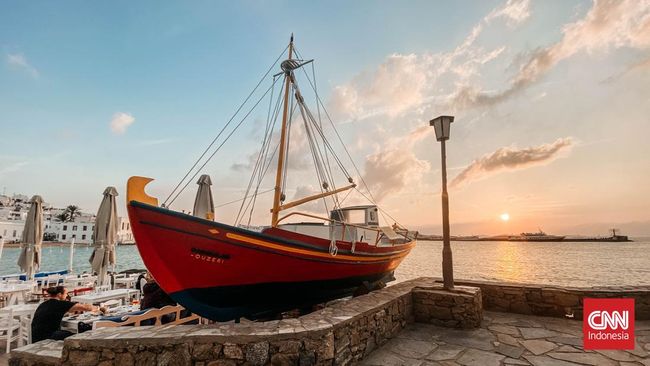 Dikenal sebagai Pulau Angin, Mykonos merupakan sebuah kota pelabuhan bersejarah dan tanah legenda pertempuran Zeus dan Titan.