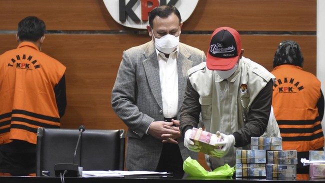 KPK menyita uang sebesar Rp1,024 miliar terkait kasus dugaan suap pengurusan laporan keuangan yang menjerat Bupati Bogor, Ade Yasin.