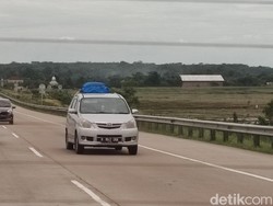 Jelang One Way, Arus Lalin di Tol Batang-Semarang Siang Ini Lancar