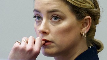 AMBER HEARD MENGHILANG