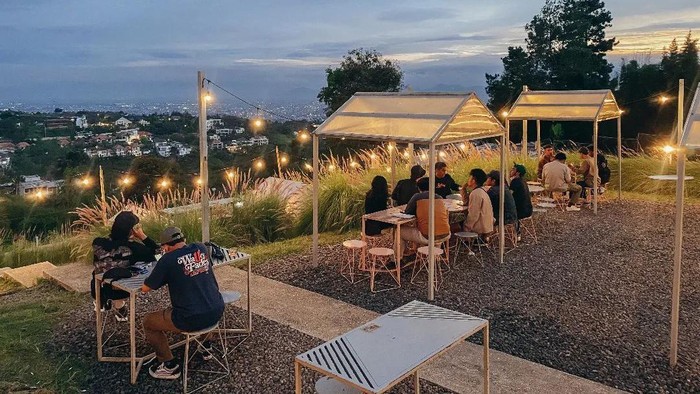 Lebaran di Bandung, 5 Kafe dengan Pemandangan Cantik Ini Wajib Dikunjungi Bareng Keluarga!