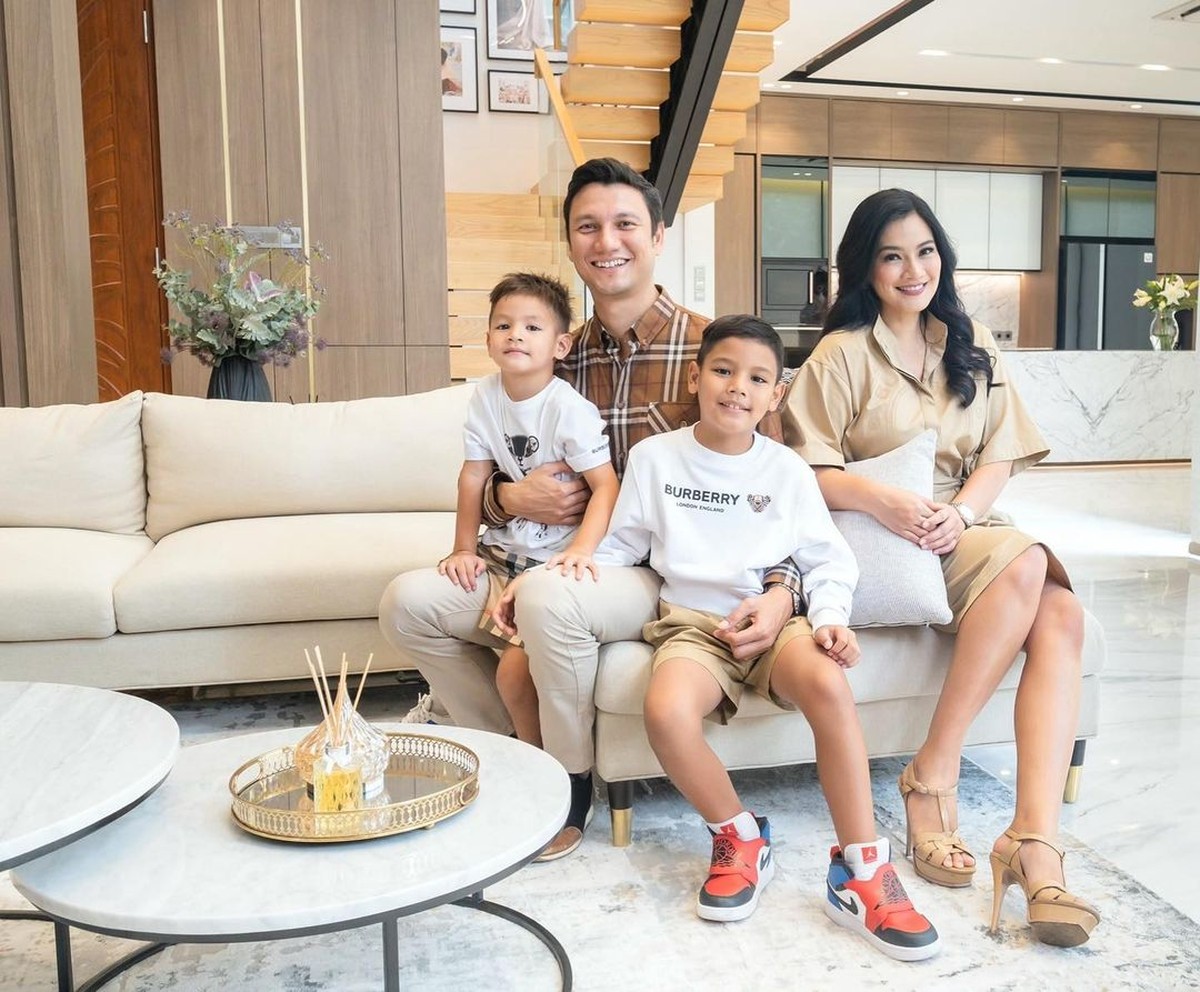 Rumah Titi Kamal dan Christian Sugiono