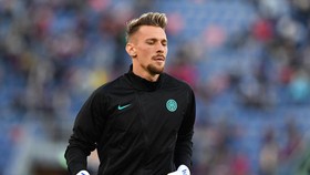 Kiper Inter Radu Bisa Bantu Milan Juara Liga Italia
