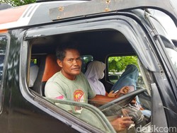 H-4 Lebaran, Sopir Angkutan Umum di Pandeglang Keluhkan Sepi Penumpang