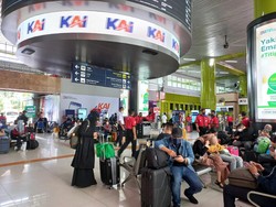 PPKM Dicabut Jokowi, Naik KA Masih Wajib Booster dan Pakai Masker
