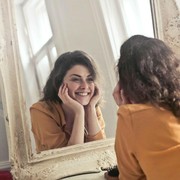 Nggak Percaya Diri Karena Bau Badan? Ini 4 Kiat Badan Wangi Seharian