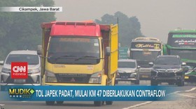 VIDEO: Tol Japek Padat, Mulai Km 47 Diberlakukan Contraflow