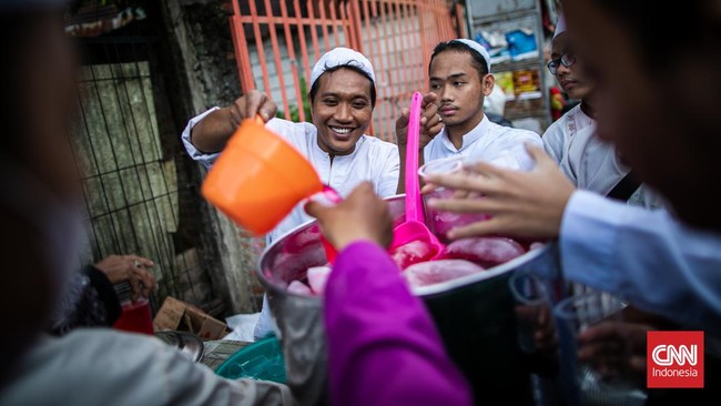 CNNIndonesia.com telah merangkum jadwal berbuka puasa yang dilansir dari laman resmi BIMAS Kementerian Agama.