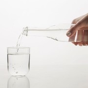 Biar Nggak Kaget Harus Bayar Mahal Buat Air Putih di Restoran Berbintang, Ini Kiatnya!