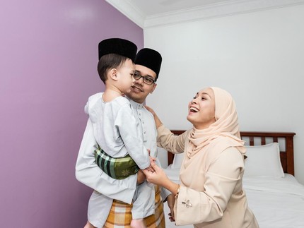 Makna di Balik Baju Baru Saat Lebaran yang Harus Ditanamkan ke Anak-anak
