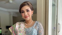 Kisah Istri Choky Sitohang Pindah Agama, Dengarkan Lagu Rohani hingga Pelajari Alkitab 6 Bulan