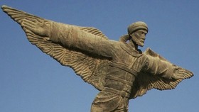 Ibnu Firnas si Manusia Terbang Pertama, Sejarah atau Mitos?