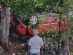 Agya Jatuh Terbalik ke Jurang di Trenggalek Setelah Tabrak Motor