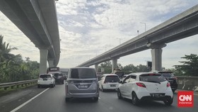 Tol Japek Tersendat, Terjadi Kecelakaan di KM 53