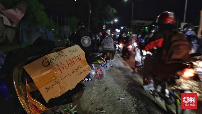 Lebih dari sekadar pulang bertemu sanak saudara, mudik atau bagi masyarakat Jawa disebut sebagai "mulih" memiliki teguran kepada mereka yang merantau.