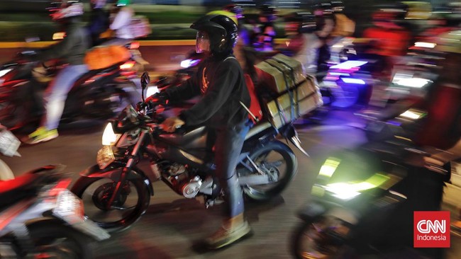 Polisi mengimbau warga agar hati-hati dan tak memaksakan diri saat melakukan perjalanan mudik Lebaran.