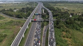 Menko PMK: Tol Japek II Selatan Dibuka untuk Pemudik Arah Jakarta