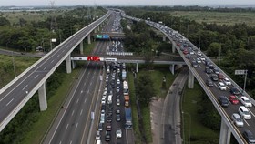 Polisi Terapkan Contraflow di KM 47 sampai 70 Tol Cikampek