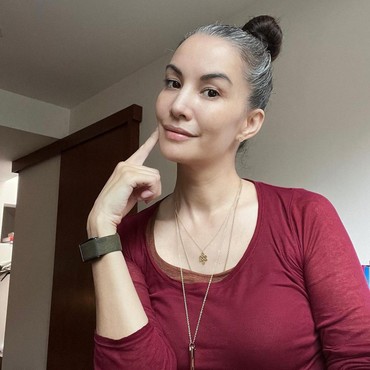 Rambut Kini Beruban, Nadya Hutagalung Tetap Percaya Diri