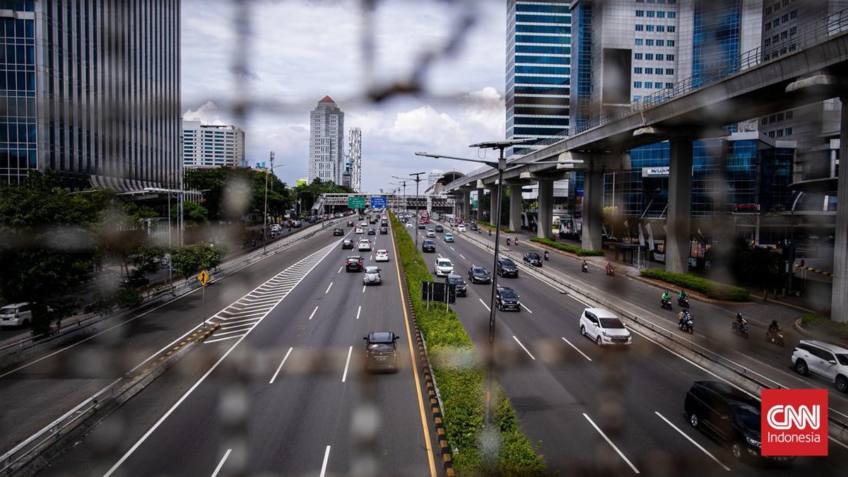 FOTO: Lengang Jakarta Ditinggal Pemudik ke Kampung Halaman