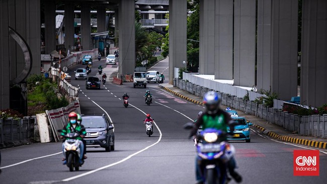 FOTO: Lengang Jakarta Ditinggal Pemudik ke Kampung Halaman
