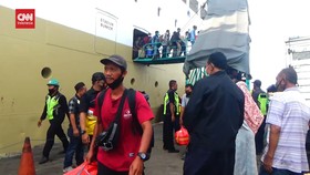 VIDEO: Ribuan Pemudik Dari Indonesia Timur Tiba di Tanjung Perak