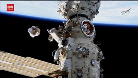 VIDEO: Momen Dua Kosmonaut Rusia Spacewalk 7 Jam di ISS