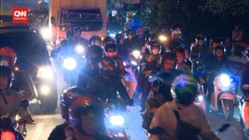 VIDEO: Jalan Arteri Karawang Menuju Jalur Utara Padat Pemudik