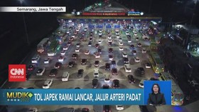 VIDEO: Tol Japek Ramai Lancar, Jalur Arteri Padat