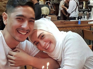img-title Beda Ramalan Denny Darko dan Jeng Nimas soal Nasib Pernikahan Arya Saloka-Putri Anne